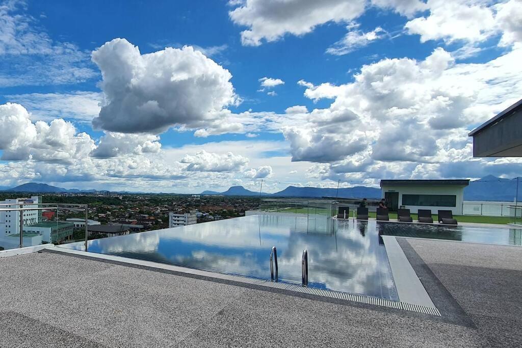 Kozi Square New Sgh Cozy Home 7A กูชิง ภายนอก รูปภาพ