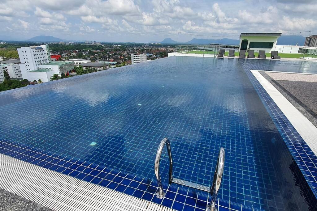 Kozi Square New Sgh Cozy Home 7A กูชิง ภายนอก รูปภาพ